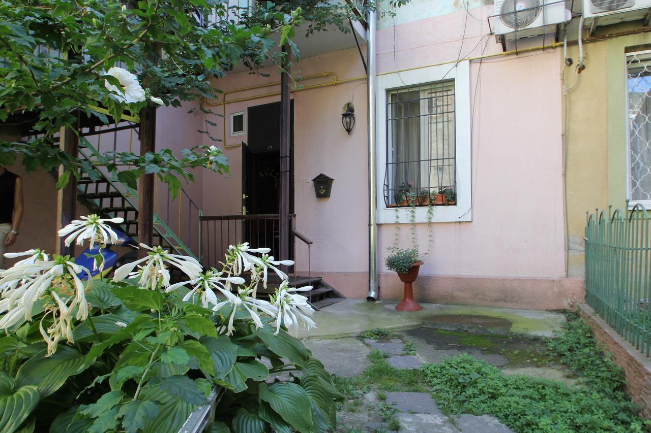 Cozy Apartment On Yevreiska Street Odessa Exterior foto